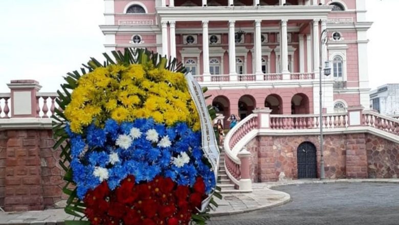 Venezuelanos em Manaus comemoram o dia da independência de seu país com flores e almoço coletivo