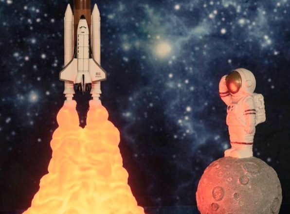 Foguete espacial chinês desgovernado pode entrar em órbita com a terra no final de semana.